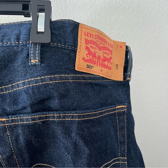 LEVIS Men's sz 56 x 32 501 Dark Wash Button Fly Jeans Blue Denim - Picture 9 of 12